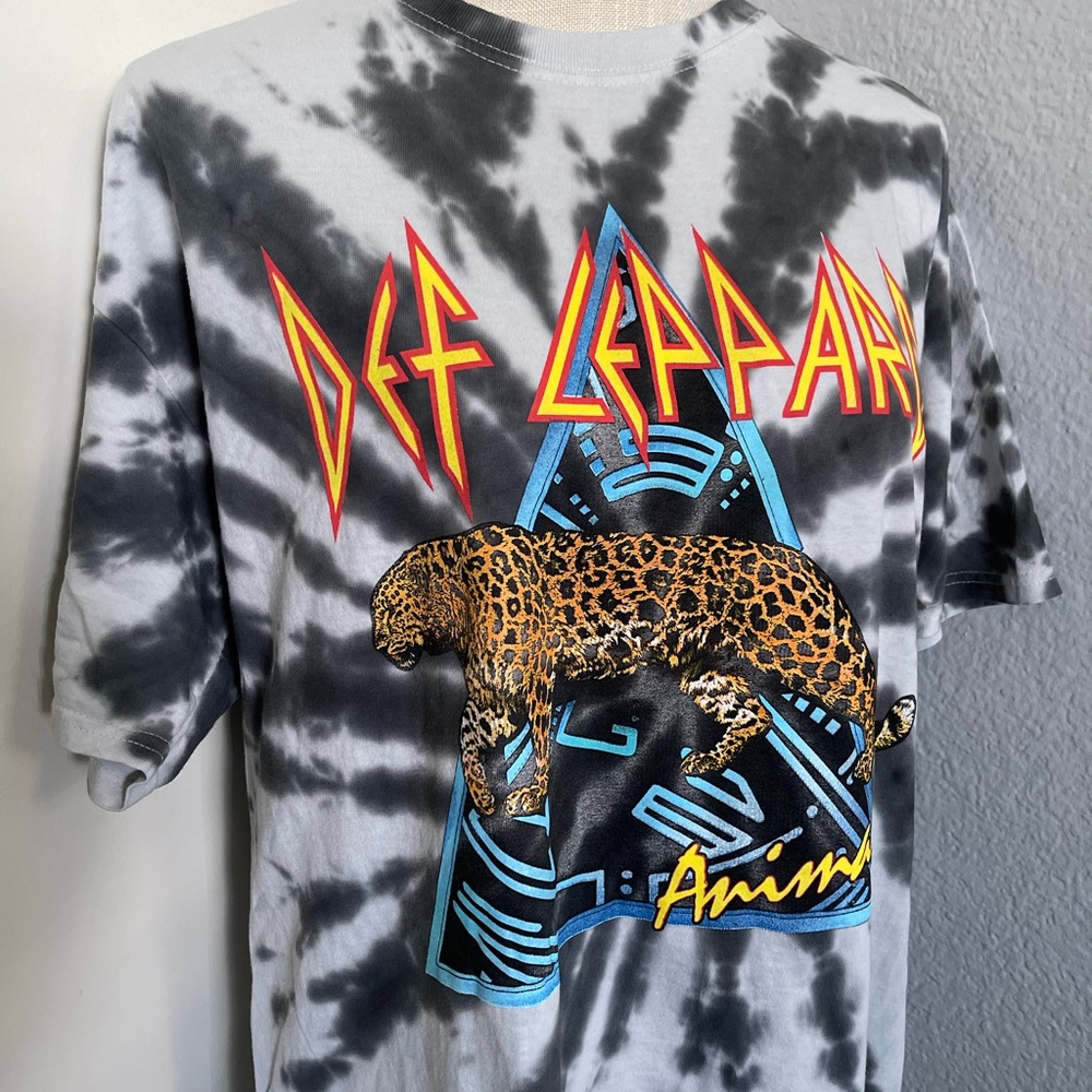 DefLeppard Band Graphic TeeShirt  size M - Picture 5 of 9
